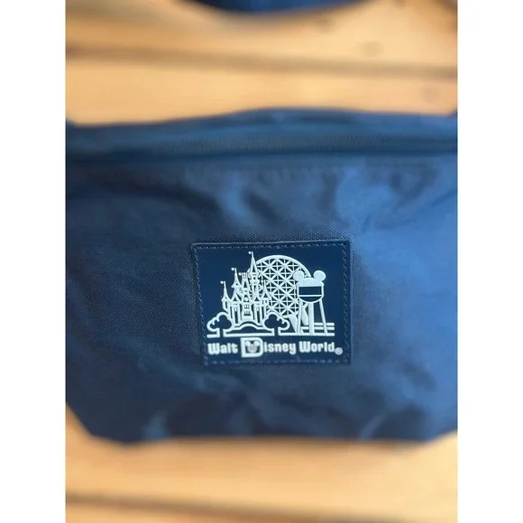 Walt Disney World Vintage Navy Fannypack - Picture 2 of 7